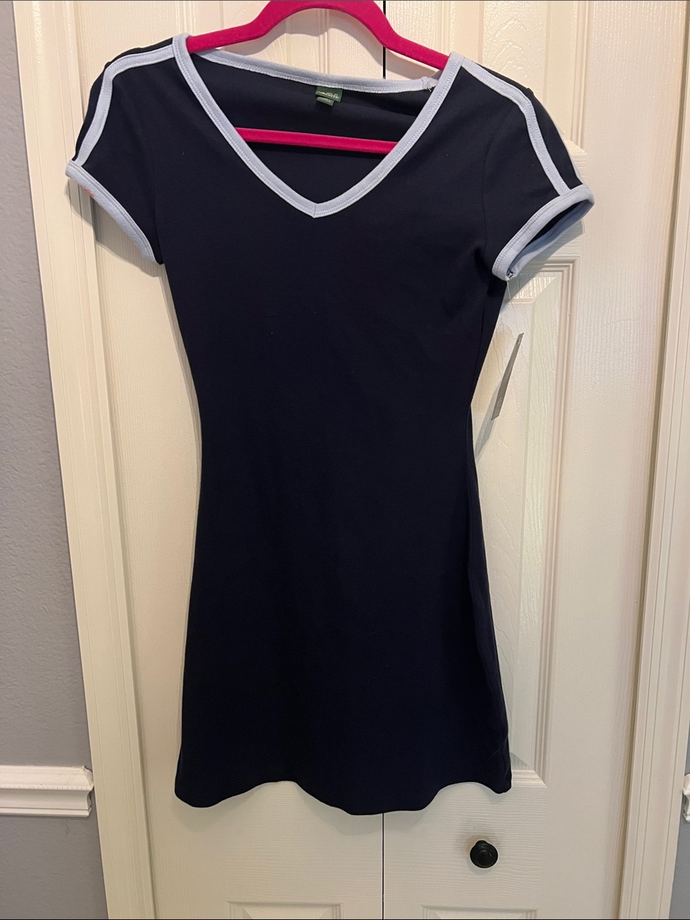 wild fable Navy V-Neck Short Sleeve Tunic with Light Gray Trim